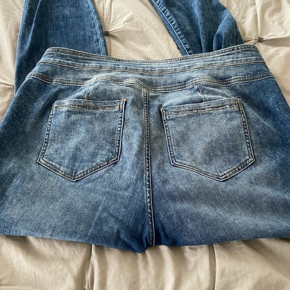 Three Button High Rise Skinny Jeans - Picture 4 of 5